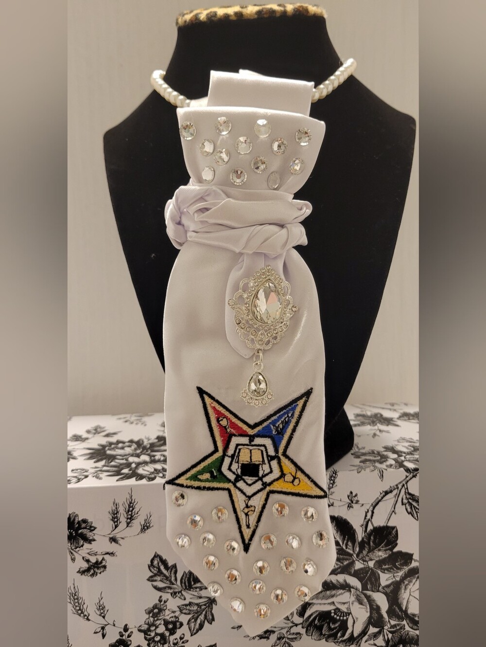 Elegant White Crystal-Embellished Women's Necktie